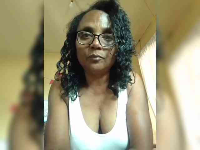 hotmomsexy webcam