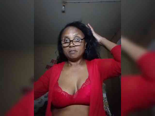 hotmomsexy webcam