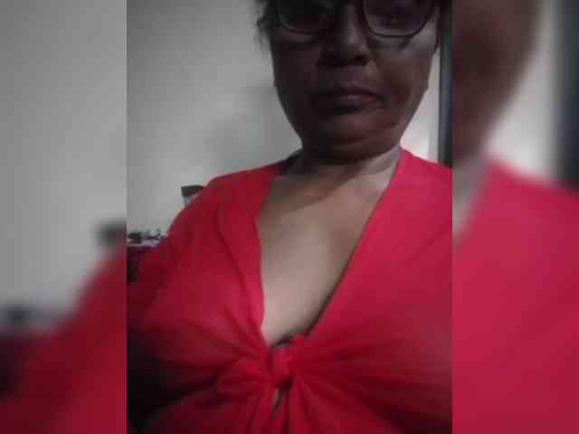 hotmomsexy webcam