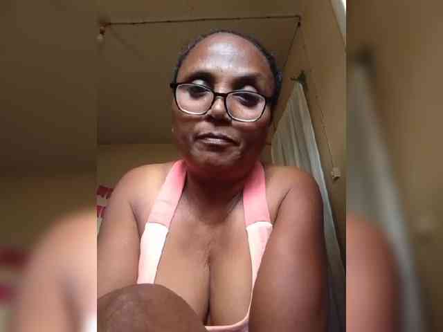 hotmomsexy webcam