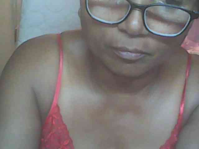 hotmomsexy webcam