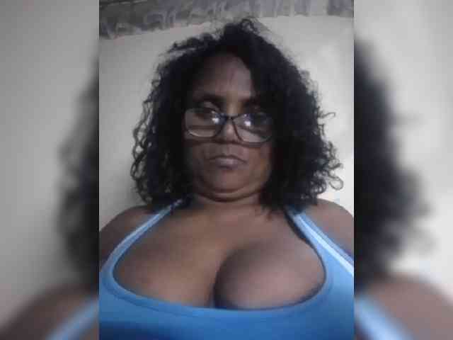 hotmomsexy webcam