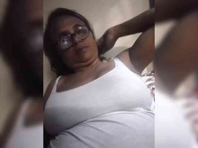hotmomsexy webcam