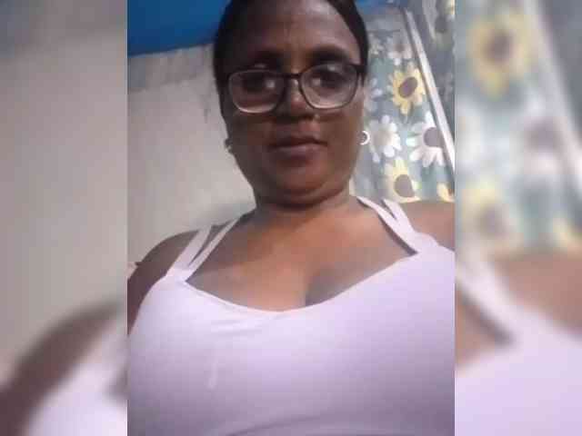 hotmomsexy webcam