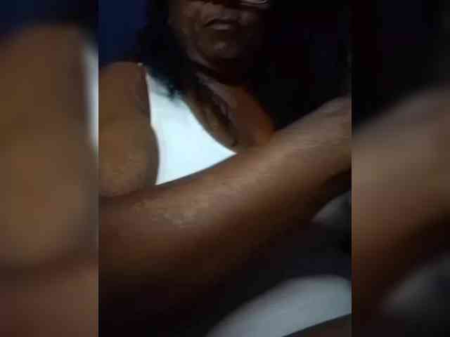 hotmomsexy webcam