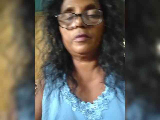 hotmomsexy webcam