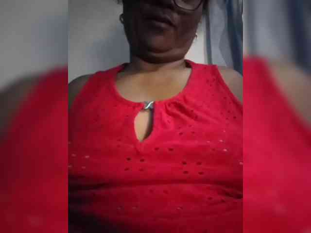 hotmomsexy webcam