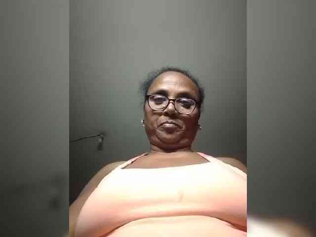 hotmomsexy webcam