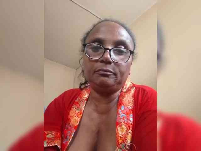 hotmomsexy webcam