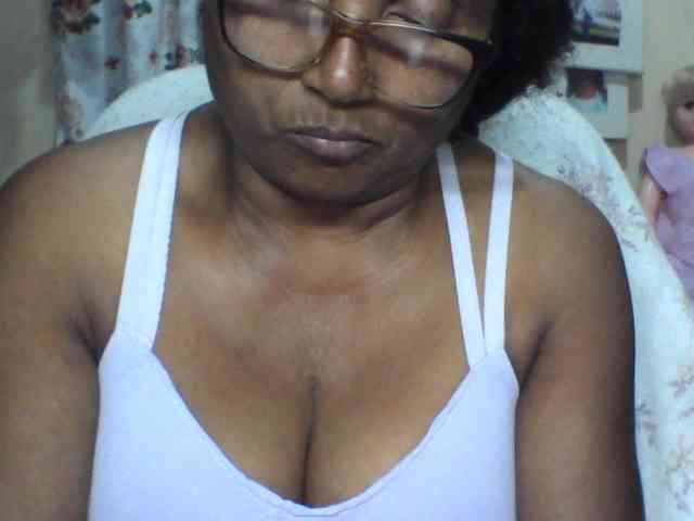 hotmomsexy webcam