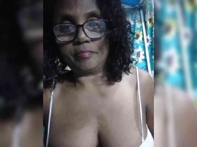hotmomsexy webcam