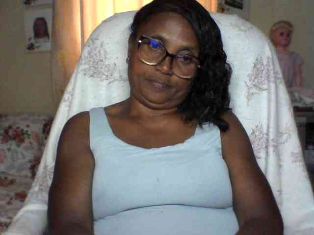 Model: hotmomsexy