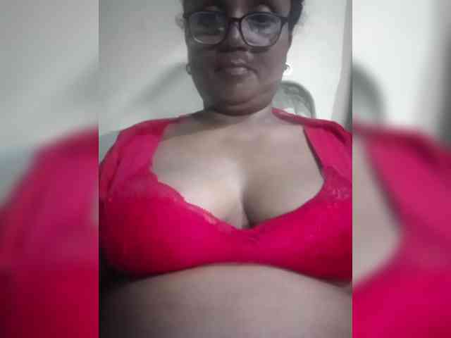 Modèle: hotmomsexy