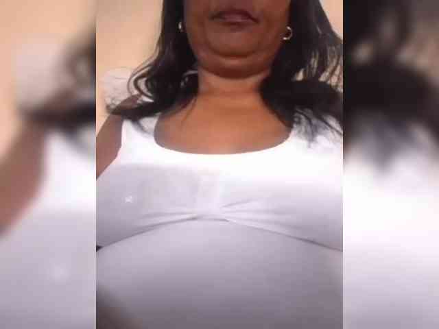 Modèle: hotmomsexy