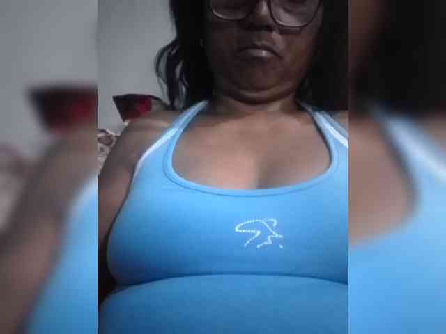 hotmomsexy webcam