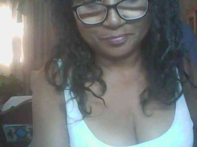 hotmomsexy webcam