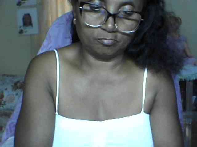 hotmomsexy webcam