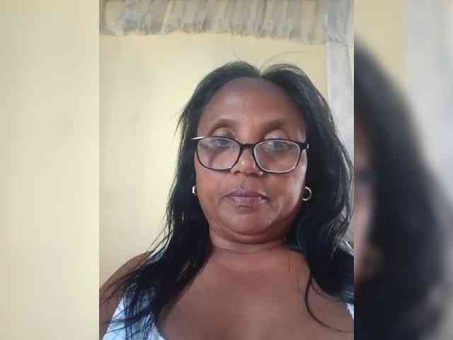 hotmomsexy webcam