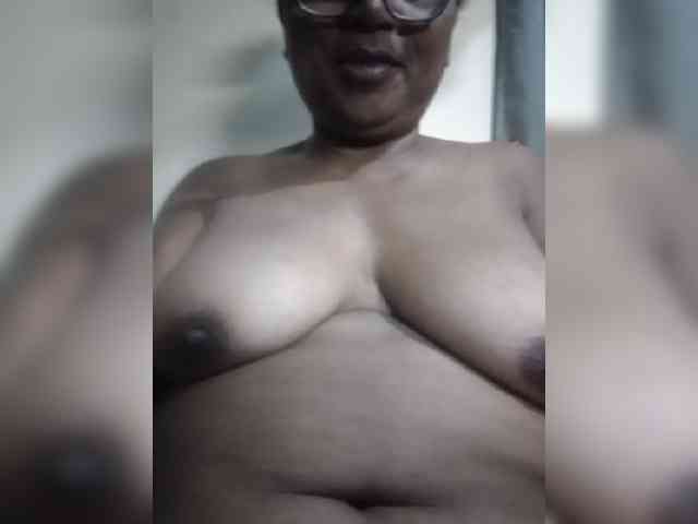 hotmomsexy webcam