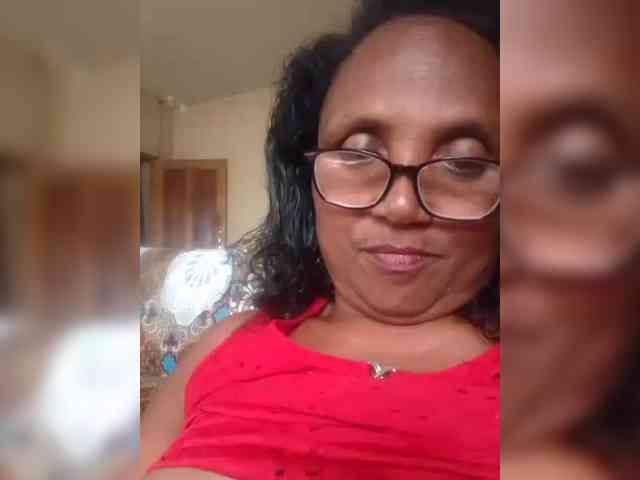 Modèle: hotmomsexy