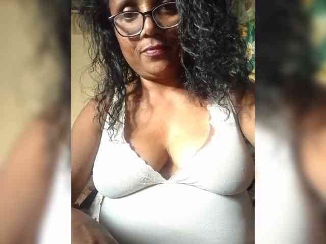 hotmomsexy webcam