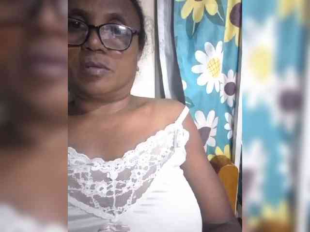 hotmomsexy webcam