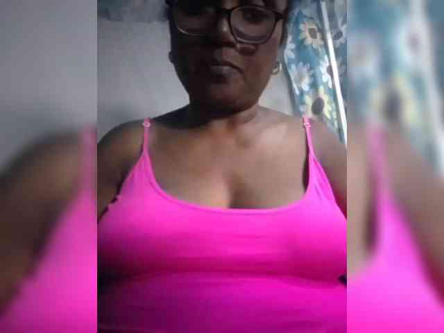 hotmomsexy webcam