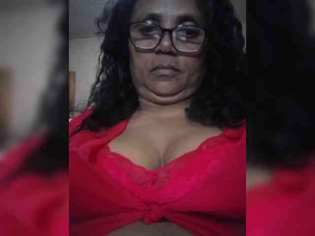 hotmomsexy webcam