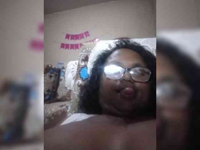 hotmomsexy webcam
