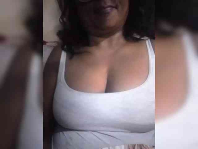 hotmomsexy webcam