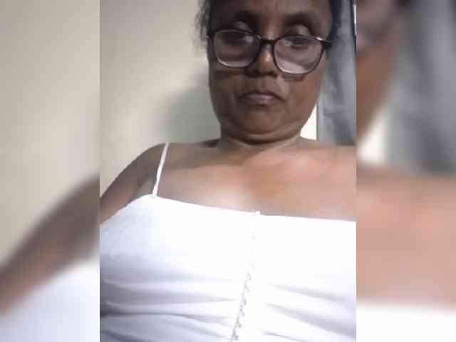 hotmomsexy webcam