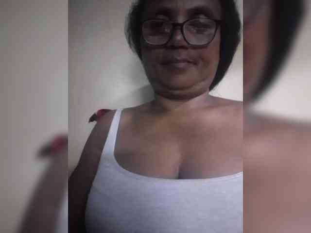 Modèle: hotmomsexy