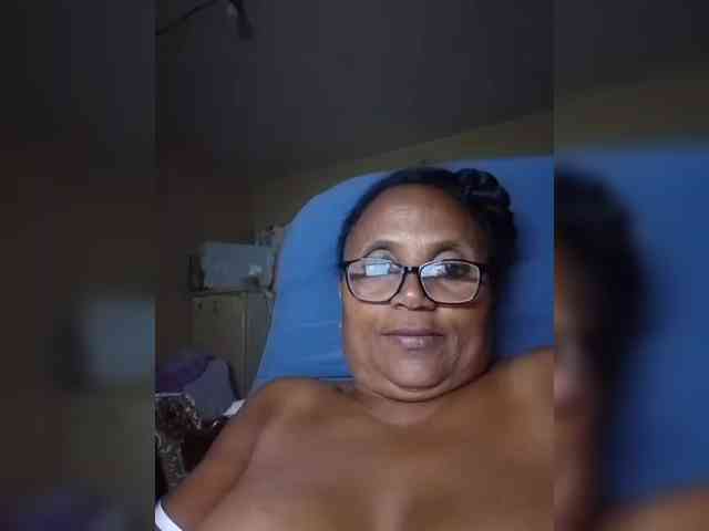 hotmomsexy webcam