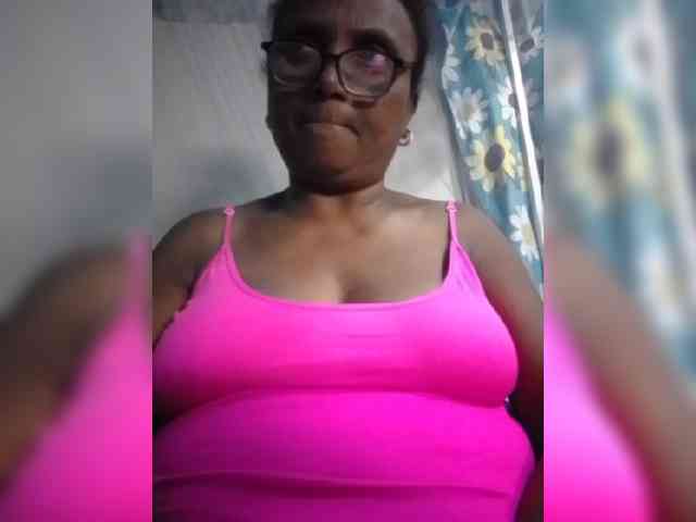hotmomsexy webcam