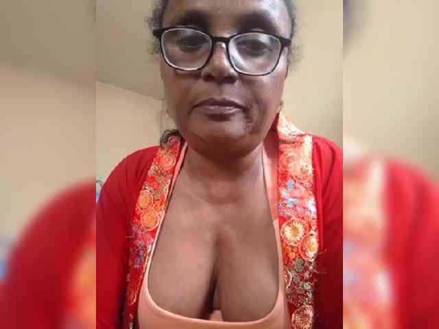 Modèle: hotmomsexy