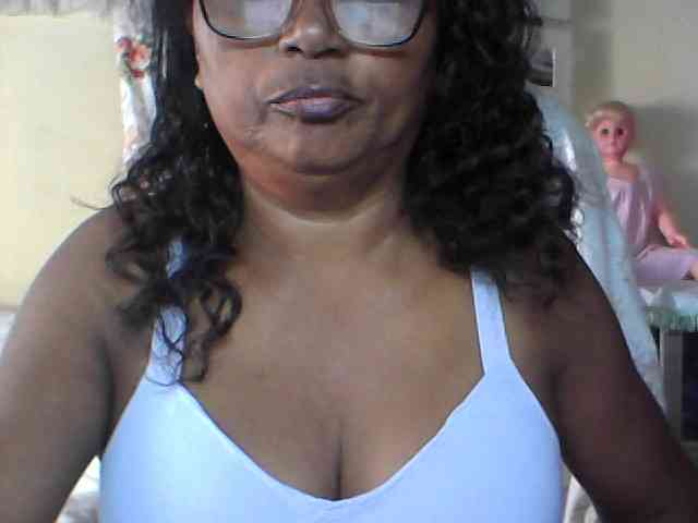 hotmomsexy webcam