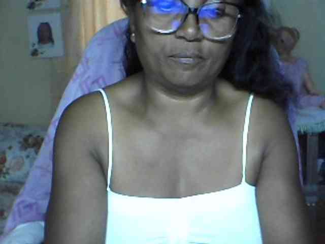 hotmomsexy webcam