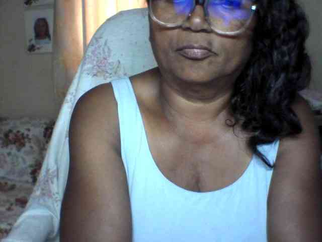 hotmomsexy webcam