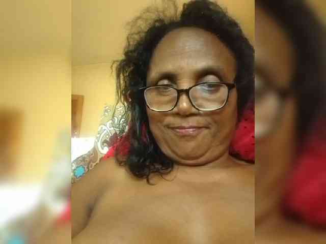 hotmomsexy webcam