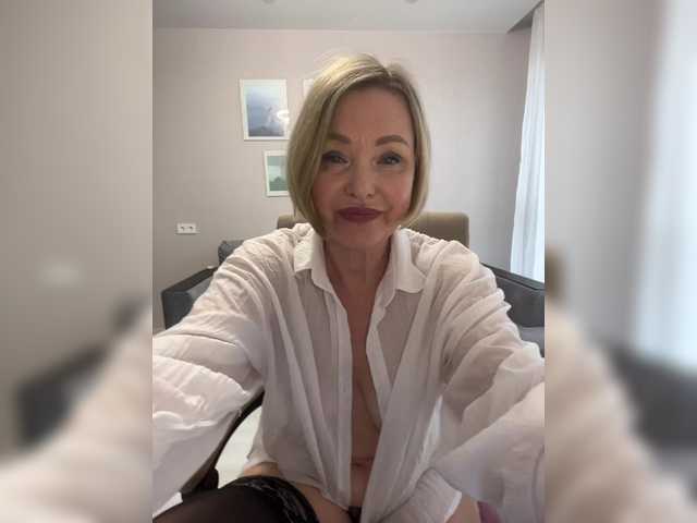 ILUBOVE's BongaCams show and profile