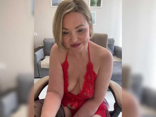 ILUBOVE's BongaCams show and profile