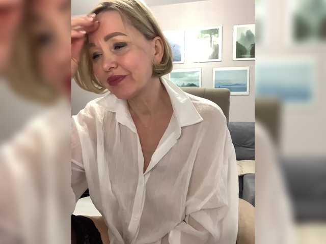 ILUBOVE's BongaCams show and profile