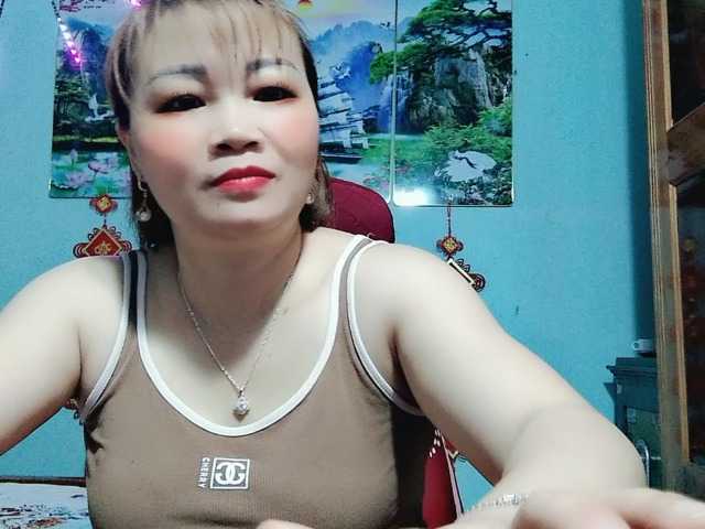 Linhanhsex2k's BongaCams show and profile