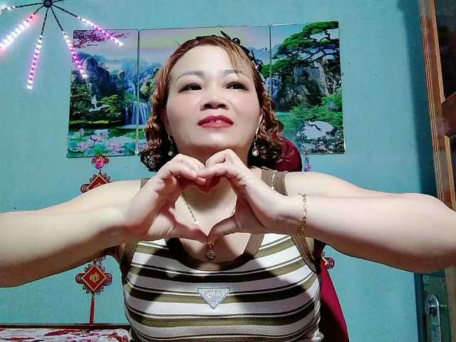 Linhanhsex2k live cam on BongaCams