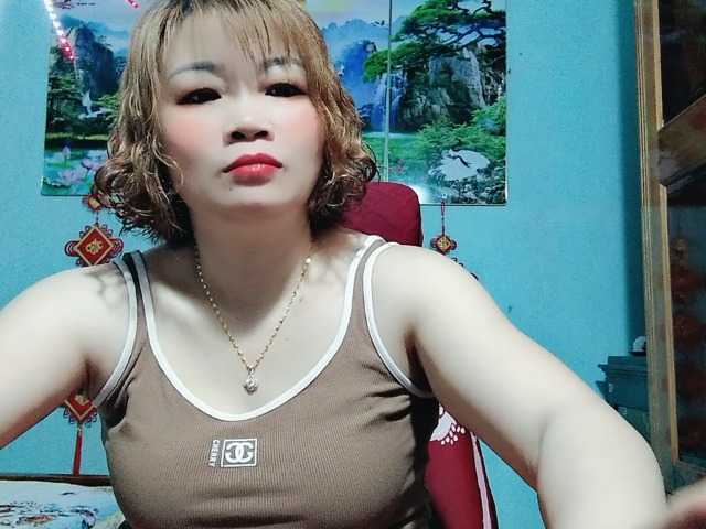 Linhanhsex2k's BongaCams show and profile