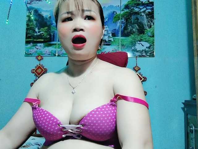 Linhanhsex2k's BongaCams show and profile