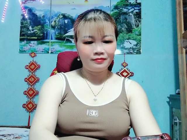 Linhanhsex2k's BongaCams show and profile