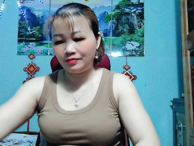 Linhanhsex2k's BongaCams show and profile