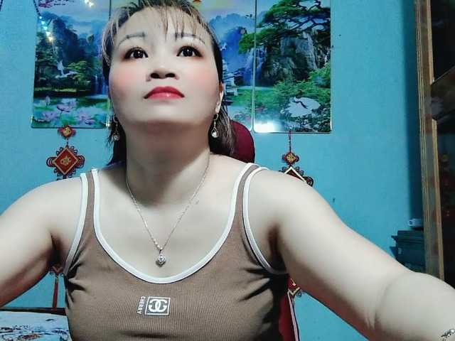 Linhanhsex2k's BongaCams show and profile