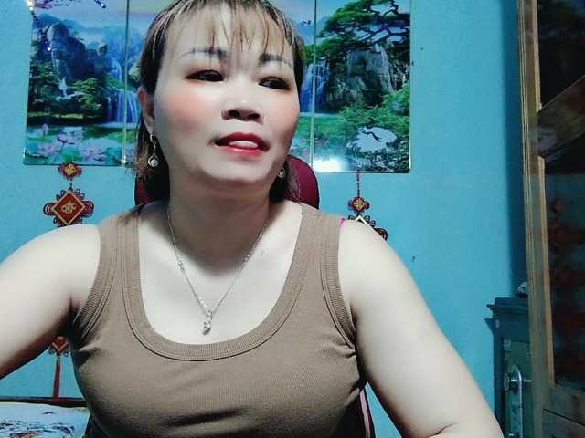 Linhanhsex2k's BongaCams show and profile